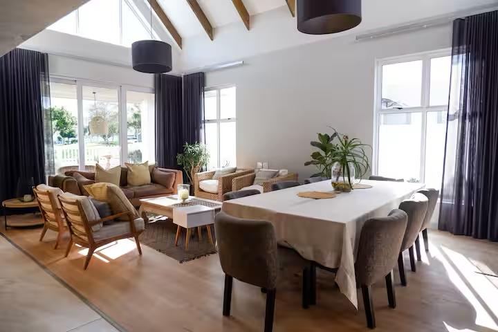 6 Bedroom Property for Sale in Kingswood Golf Estate Western Cape